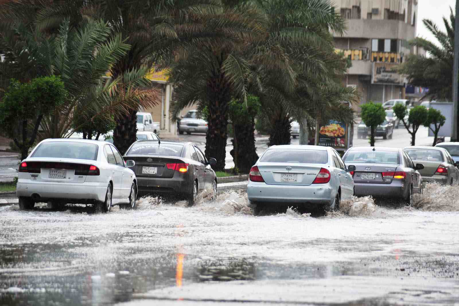 المرور السعودي||القيادة تحت المطر||30-09-23-8563358