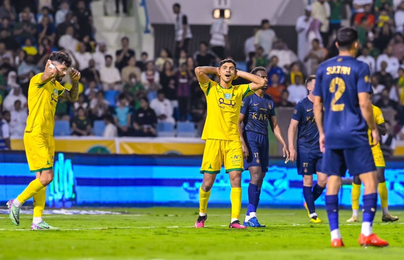 النصر ضد الخليج 