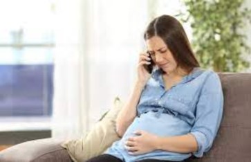 حماية الأم والجنين: كيف تؤثر أشعة الجوال وكيفية التقليل من مخاطرها