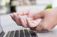 تنميل اليدين والقدمين