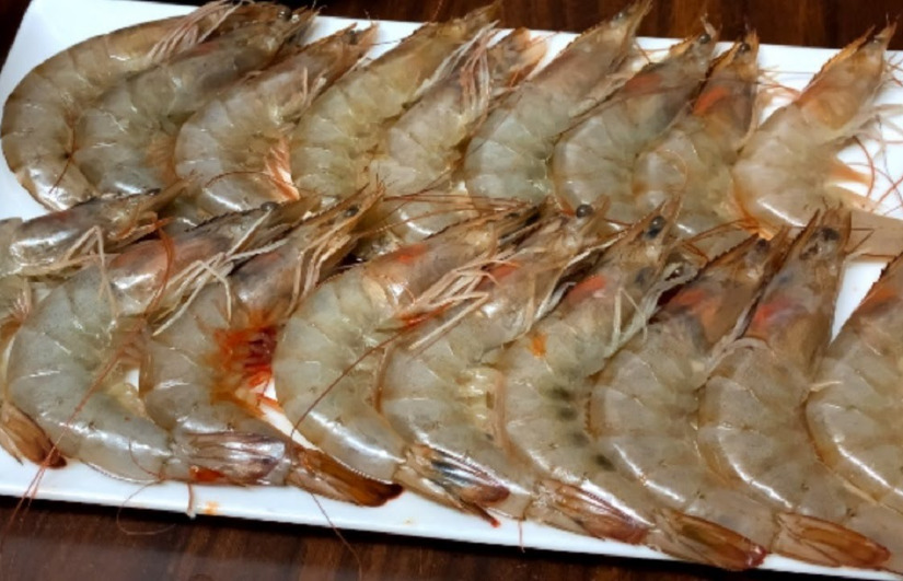 طريقة تقشير الجمبري