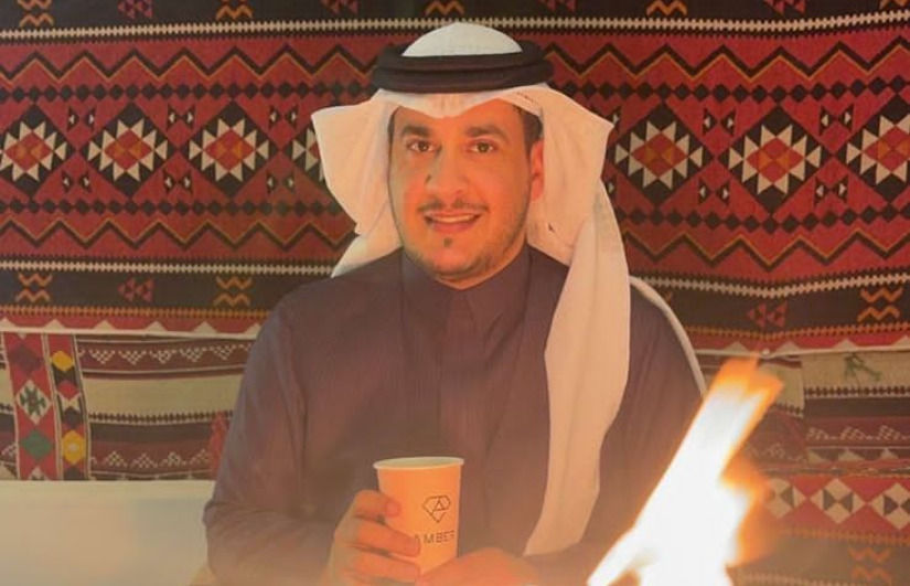 صانع المحتوى السعودي أحمد عيادة صانع المحتوى السعودي أحمد عيادة